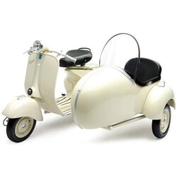 Vespa 150 1:6 scale New-Ray Toys Diecast Model Motorcycle