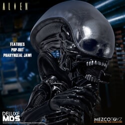 Xenomorph And Facehugger Mezco Designer Series Figure From Alien