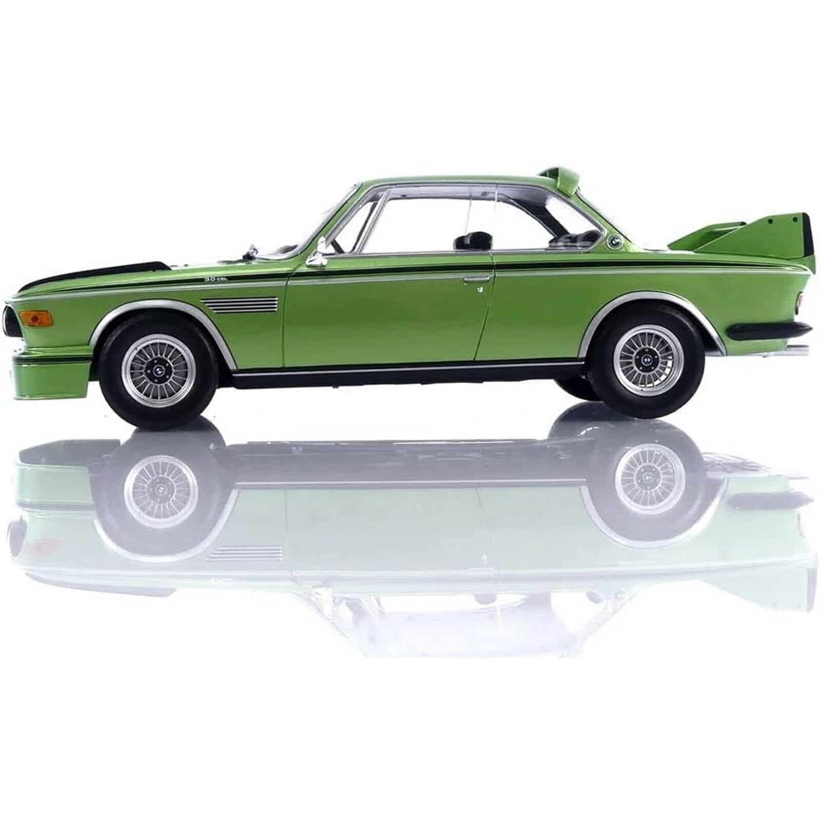 BMW 3.0 CSL Diecast Model 1:18 scale Green Minichamps