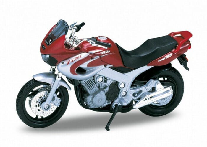 Yamaha TDM 850 Rosso Anno di Costruzione 2001 Scala 1:18 Moto Modello di Welly 
