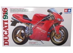 Tamiya 1:12 Ducati 916 Plastic Model Motorcycle Kit TAM14068