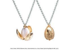 Golden Egg Pendant from Harry Potter and The Goblet Of Fire by Noble Collection NN7533