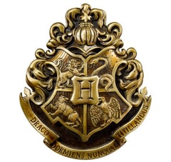Hogwarts Crest Wall Plaque from Harry Potter - Noble Collection NN7741
