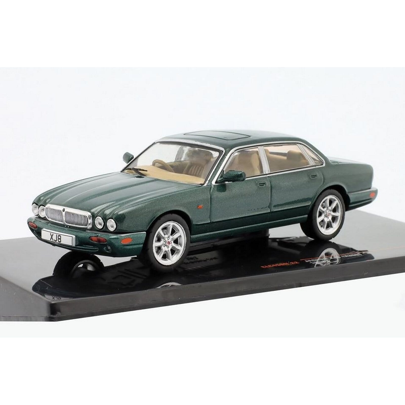 Jaguar xj8 on sale diecast model