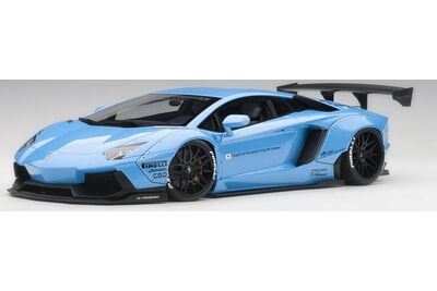 Maisto 1:18 Lamborghini Aventador Coupe, Metallic Blue