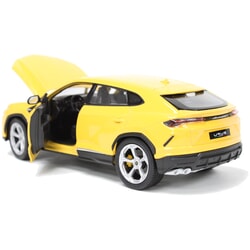 Lamborghini Urus in Yellow