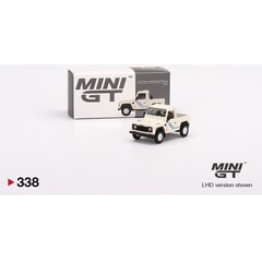 Land Rover Defender 90 Pick-up 1:64 scale Mini GT Diecast Model Car