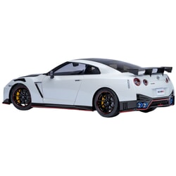 Nissan GT-R R35 Nismo Special Edition (2022) in White/Carbon
