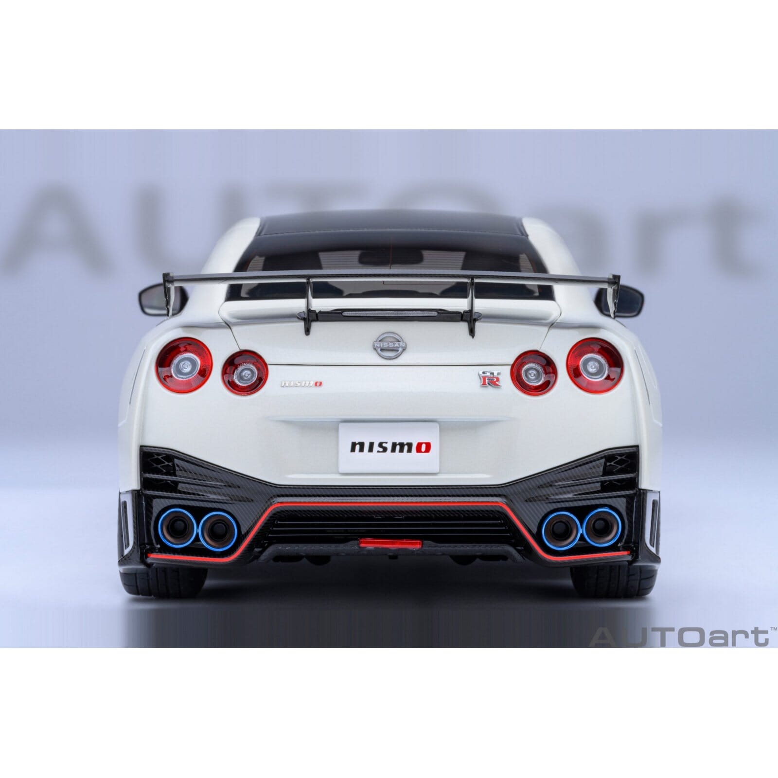 Nissan GT-R R35 Nismo Special Edition Resin Model 1:18