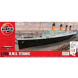 RMS Titanic Plastic Model Ship Kit