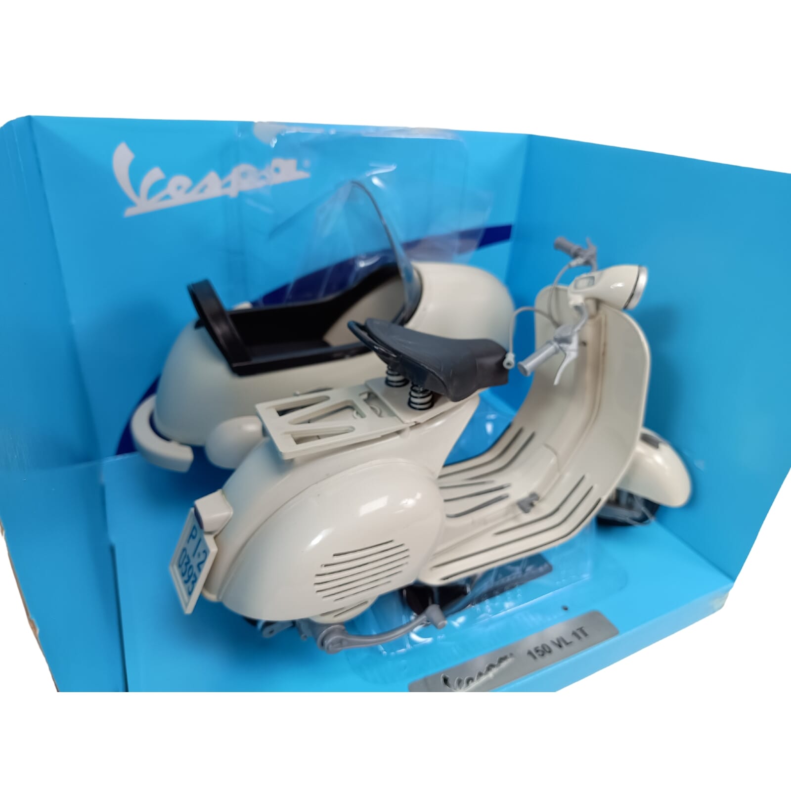 Vespa 150 1:6 scale New-Ray Toys Diecast Model Motorcycle