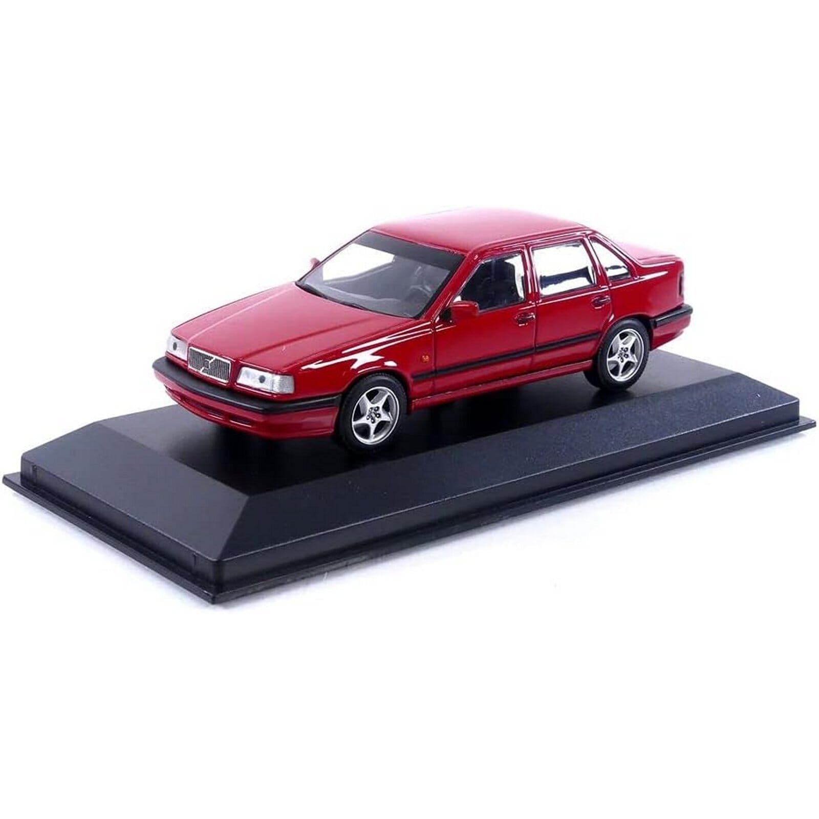 Volvo 850 Diecast Model 1:43 scale Red Minichamps